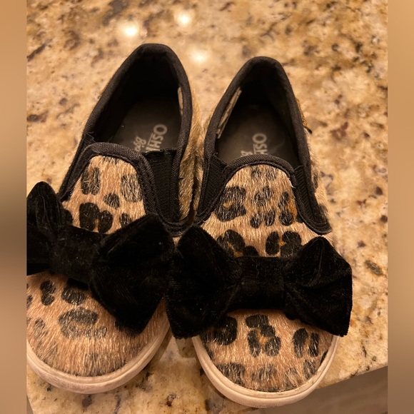 Osh Kosh Horse Hair Leopard with Bow shoes toddler size 8 - Picture 1 of 4